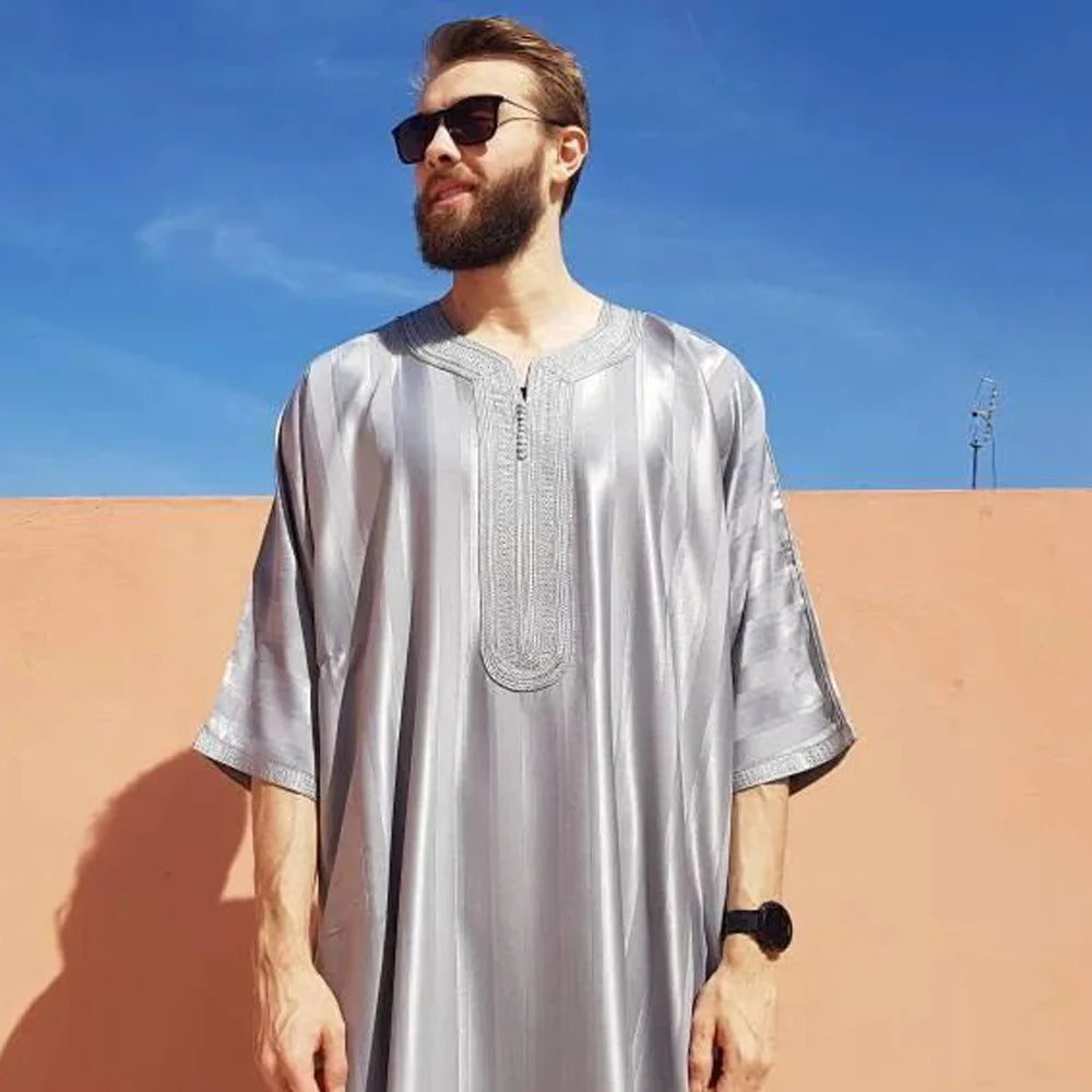 2025 New Men Muslim Abaya Islamic Clothing Men's Embroidered Striped Jubba Thobe Moroccan Dubai Kaftan Eid Prayer Robe Dress